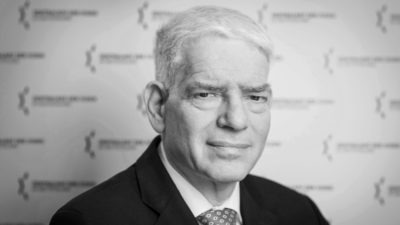 Dr. Josef Schuster ist seit 1998 Vorstand der Israelitischen Kultusgemeinde Würzburg und Unterfranken, seit 2002 Präsident des Landesverbands der Israelitischen Kultusgemeinden in Bayern. Seit 2014 Präsident des Zentralrats der Juden in Deutschland. Zugleich Vizepräsident des World Jewish Congress und des European Jewish Congress.