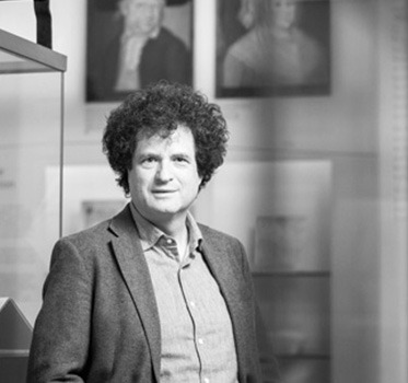 Dr. Hanno Loewy ist Literatur- und Filmwissenschaftler, Publizist und Ausstellungsmacher. Seit 2004 Direktor des Jüdischen Museums Hohenems in Österreich.