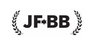 Schwarze Buchstaben auf weißen Hintergrund. J J Davidstern BB